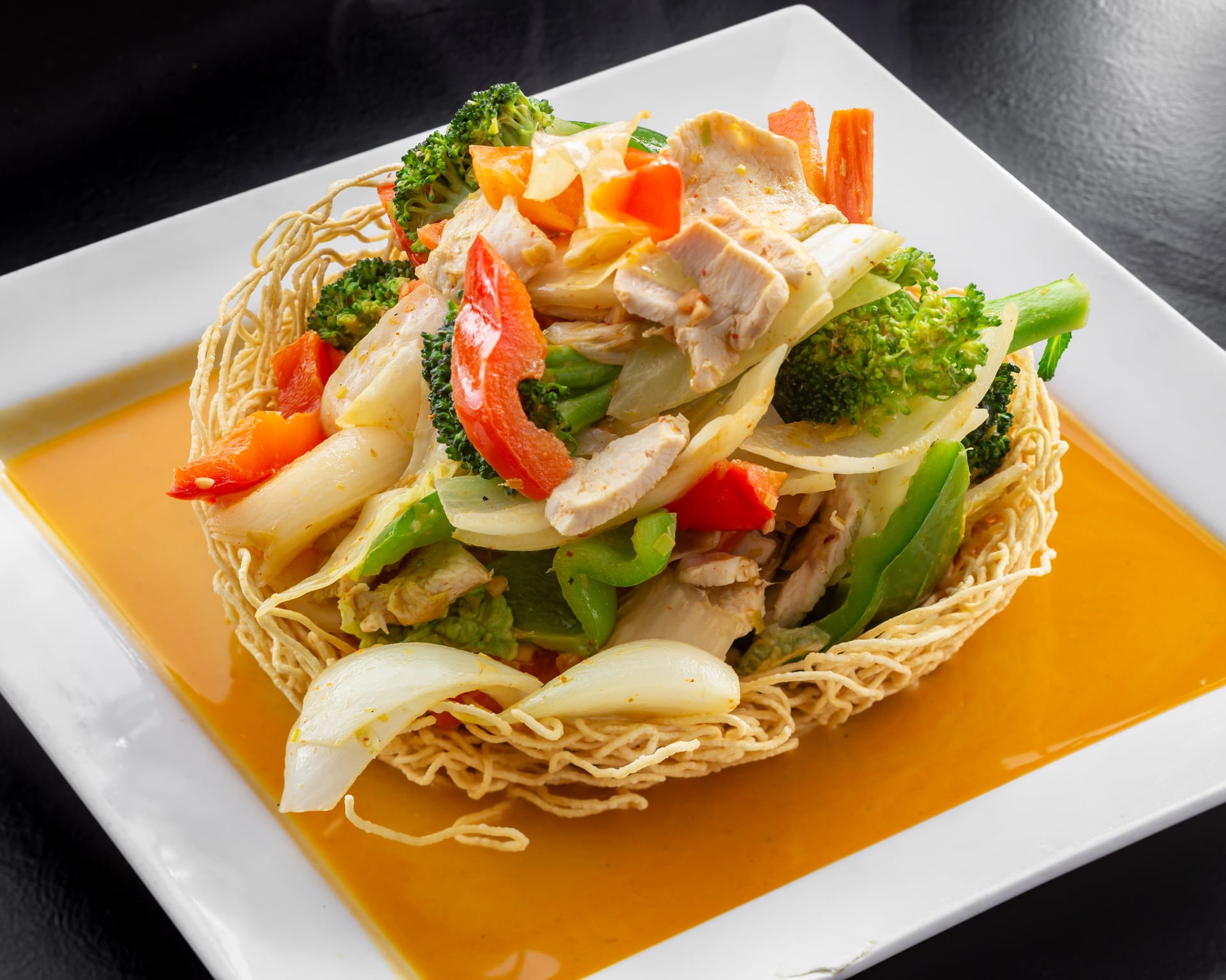 Nid Royal au poulet — plat signature du Restaurant Krong Thai Gatineau